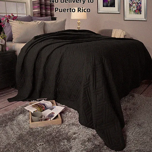 Solid Color Bed Quilt for Adult, Full/Queen, Black